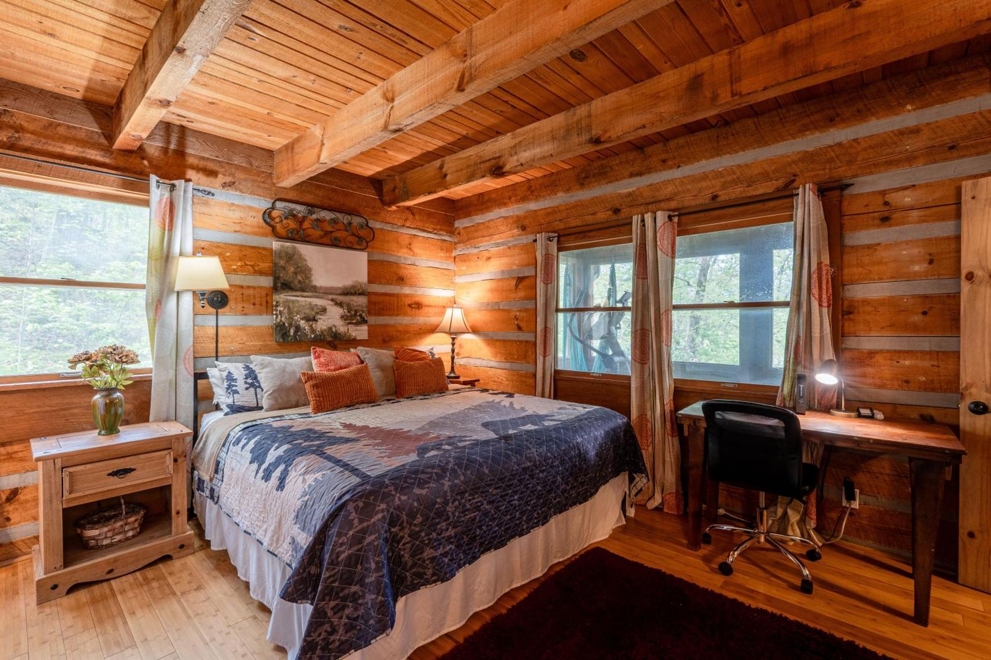 The Mountain Forager Cabin, Bryson Nc * Bryson City