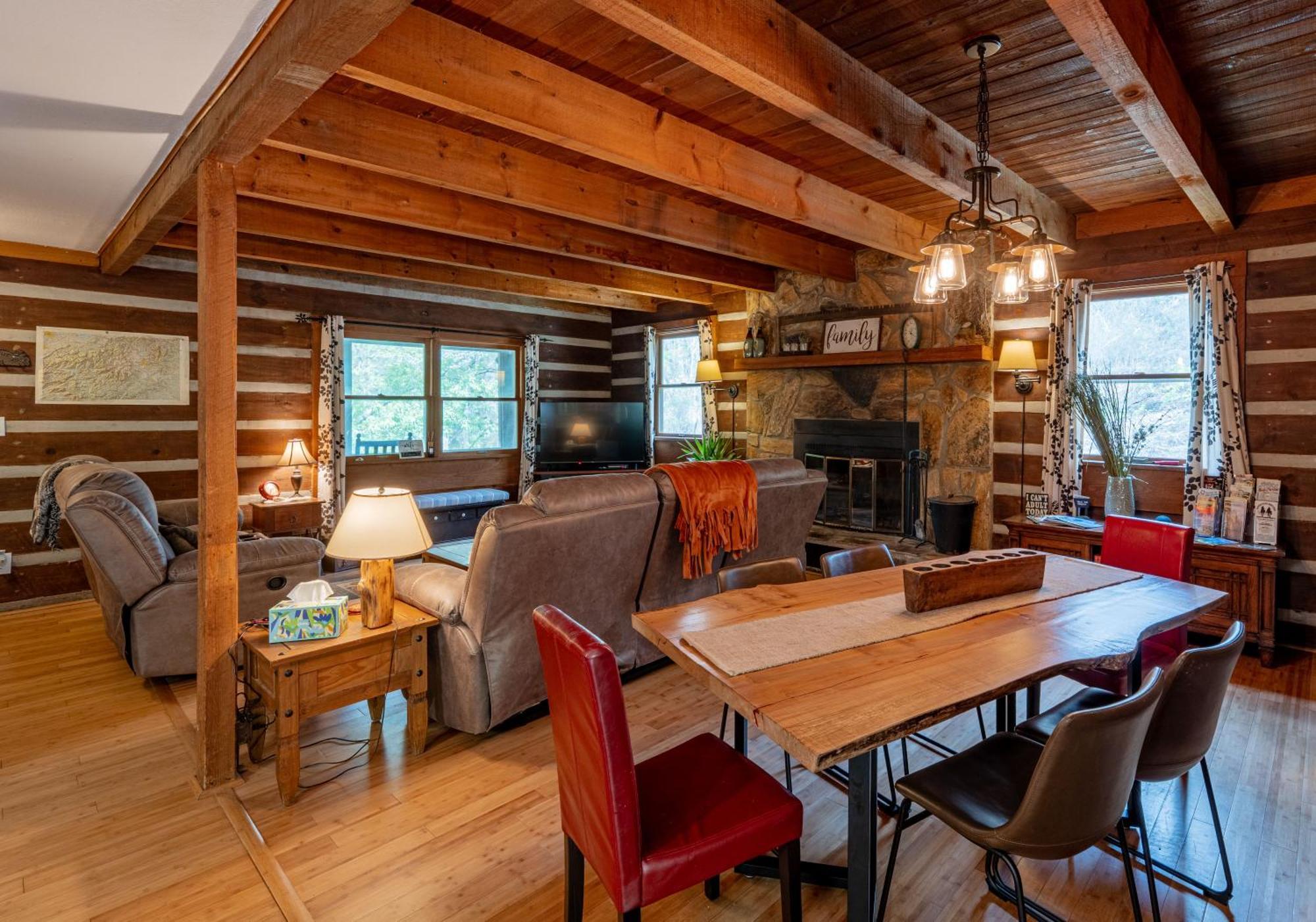 The Mountain Forager Cabin, Bryson Nc Holiday home